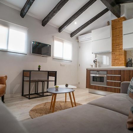 Atico Con Terraza Y Jacuzzi En El Centro Lägenhet Valencia Rum bild