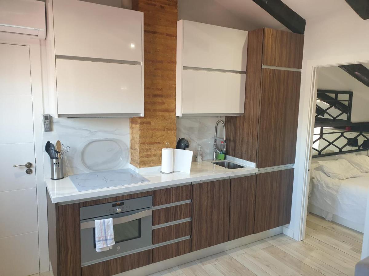 Atico Con Terraza Y Jacuzzi En El Centro Lägenhet Valencia Exteriör bild