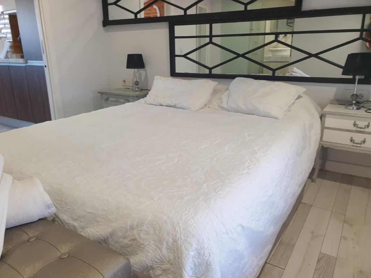 Atico Con Terraza Y Jacuzzi En El Centro Lägenhet Valencia Exteriör bild
