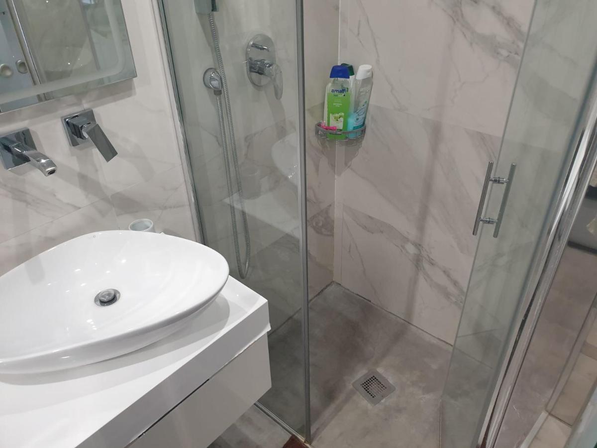 Atico Con Terraza Y Jacuzzi En El Centro Lägenhet Valencia Exteriör bild