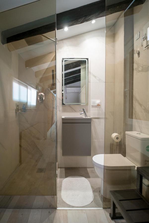 Atico Con Terraza Y Jacuzzi En El Centro Lägenhet Valencia Rum bild