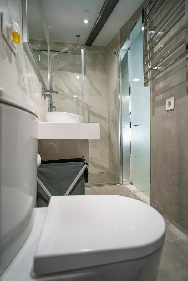 Atico Con Terraza Y Jacuzzi En El Centro Lägenhet Valencia Rum bild