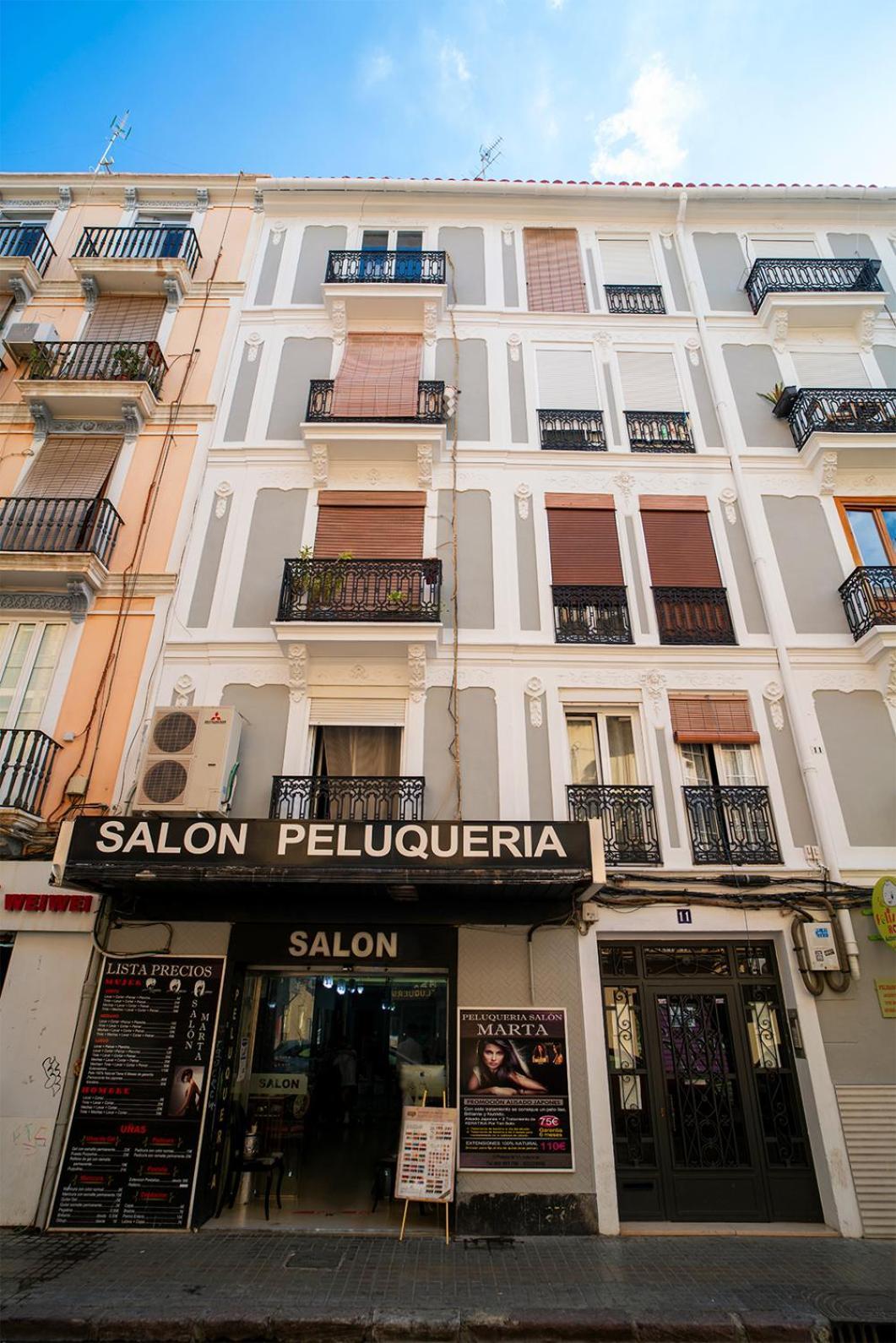Atico Con Terraza Y Jacuzzi En El Centro Lägenhet Valencia Rum bild